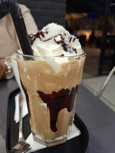 عکس کافه گالری شبهای روشن