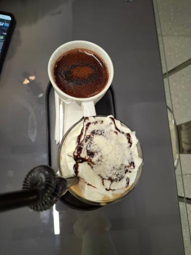 کافه گالری شبهای روشن