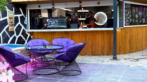 عکس کافه راه بنفش