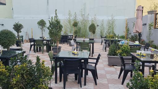 عکس کافه طارونه جم