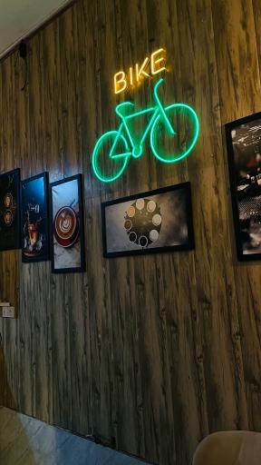 عکس کافه بایک
