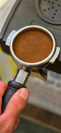 آبمیوه و بستنی بار