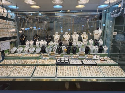 فروشگاه طلا و جواهری افلاک