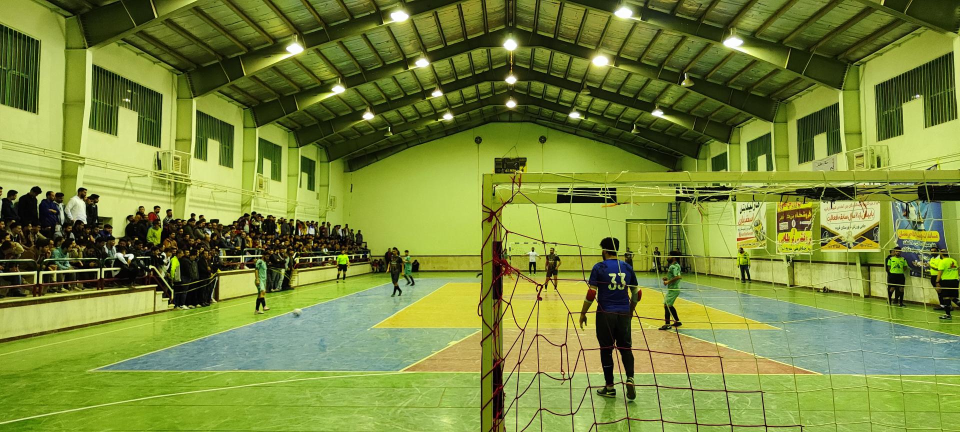 عکس باشگاه ورزشی کارگران