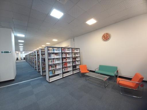 عکس کتابخانه مرکزی خرم آباد