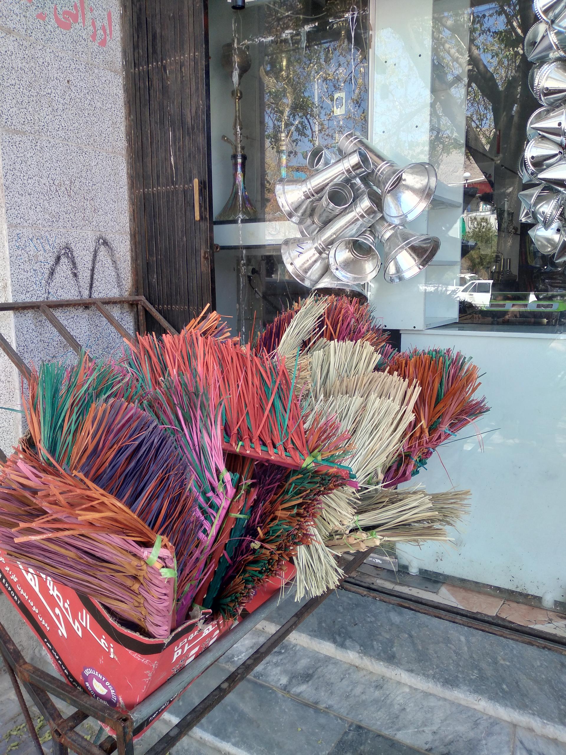 عکس زغال فروشی زاج شعبه ۲