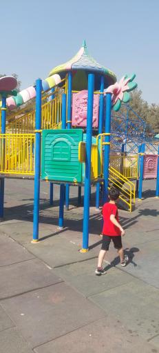 عکس زمین بازی پارک مهرگان