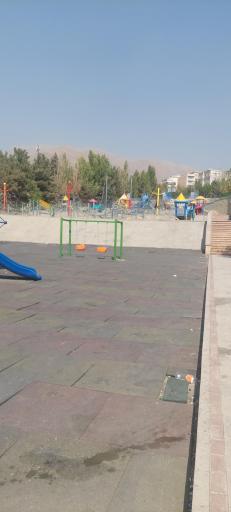 عکس زمین بازی پارک مهرگان