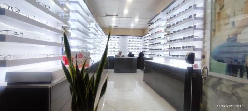 عکس عینک فروشی آی نور