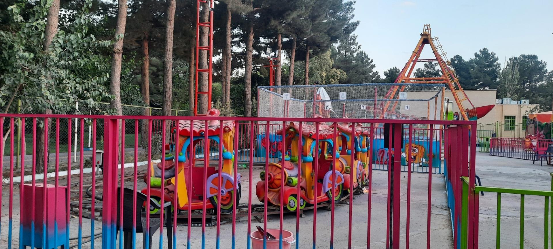 عکس شهربازی زاینده‌رود درچه 