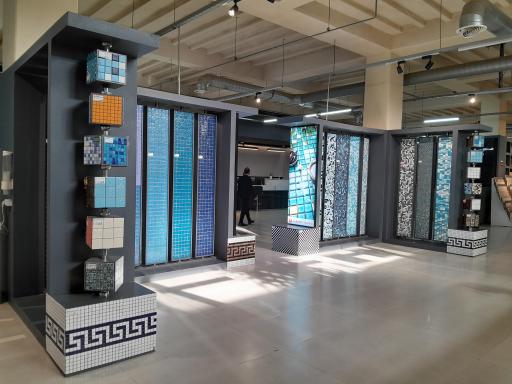 عکس بازار کالای ساختمانی فتوحی