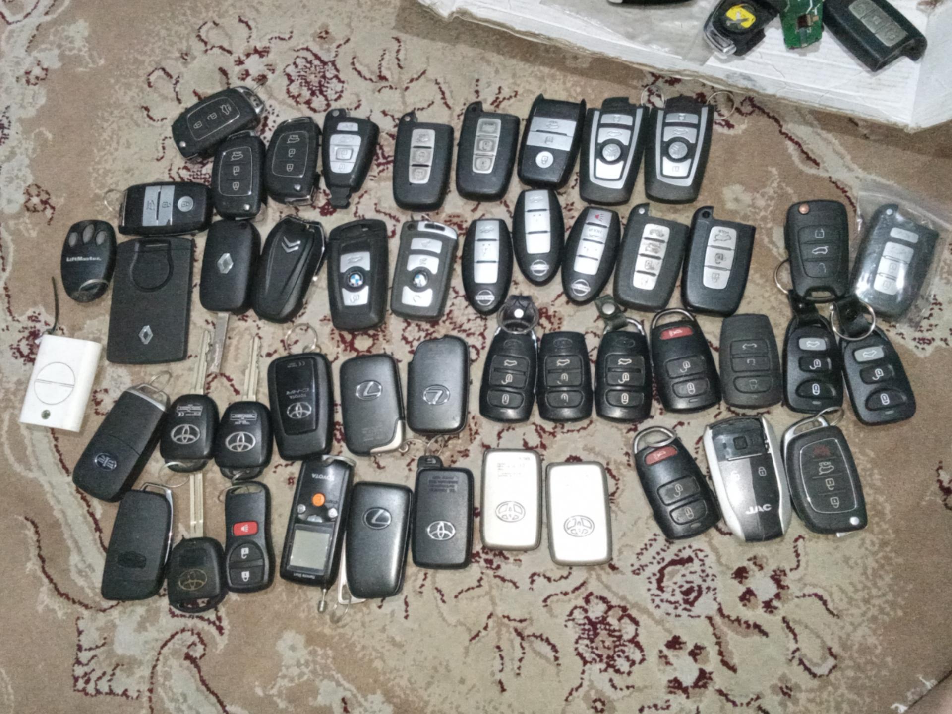 عکس خدمات‌ فنی و سوئیچ فرقانی 