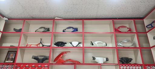 عکس لوازم یدکی موتورسیکلت های بیکلاچ برادران حضرتی