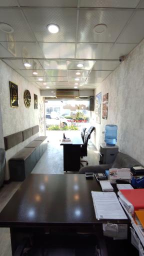 عکس مشاور املاک فرهادی