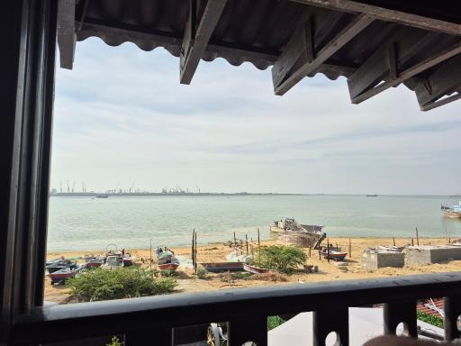 عکس رستوران ساحلی خلیج