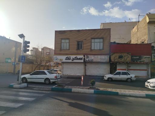 عکس مشاور املاک تک