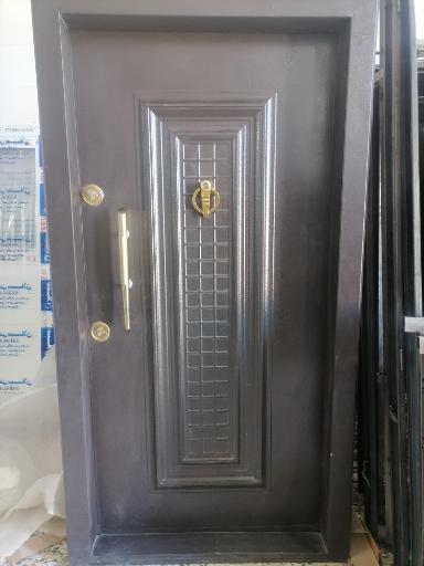 عکس فروشگاه درب های آماده نصب برزگر 