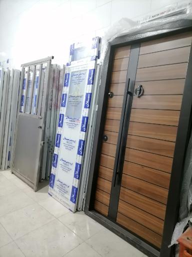 عکس فروشگاه درب های آماده نصب برزگر 