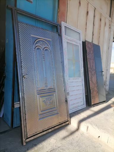 عکس فروشگاه درب های آماده نصب برزگر 