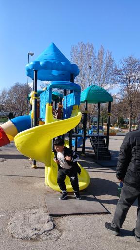 عکس زمین بازی کودکان پارک وحدت