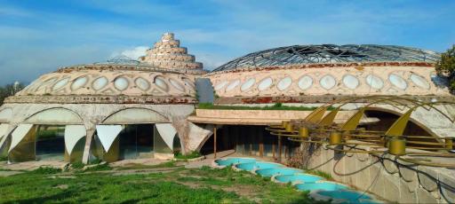 عکس درب ورودی  کاخ شمس