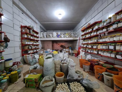 عکس عطاری چهل گیاه