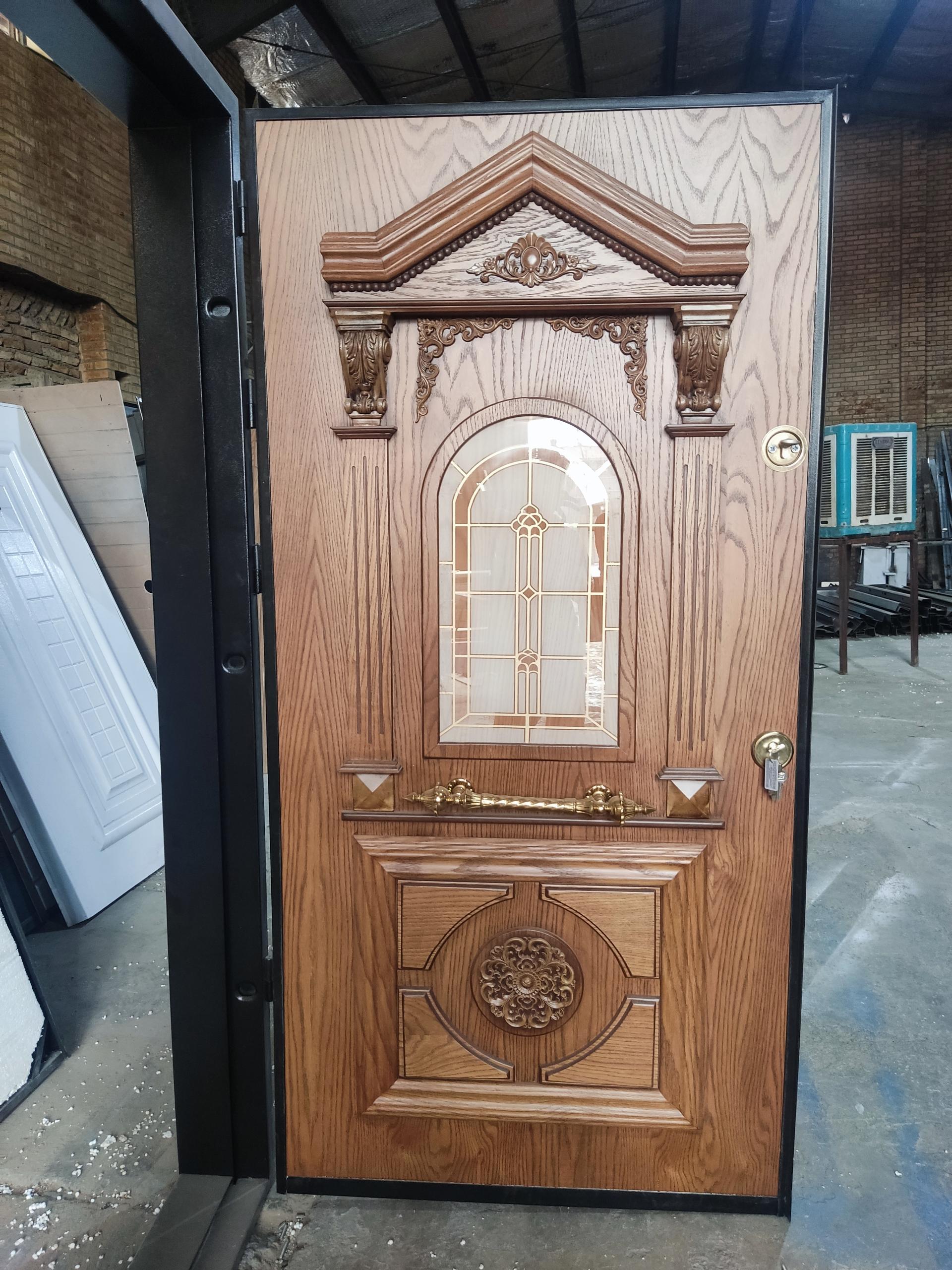 عکس نارون درب ماندگار 