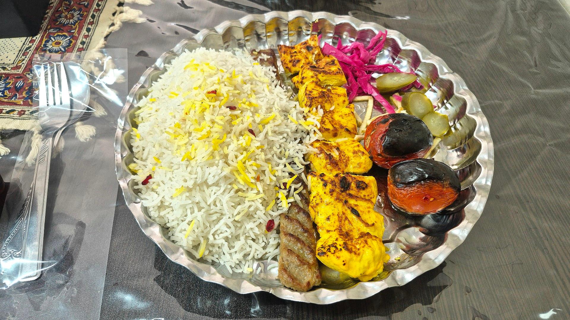 عکس تهیه غذای مرشد