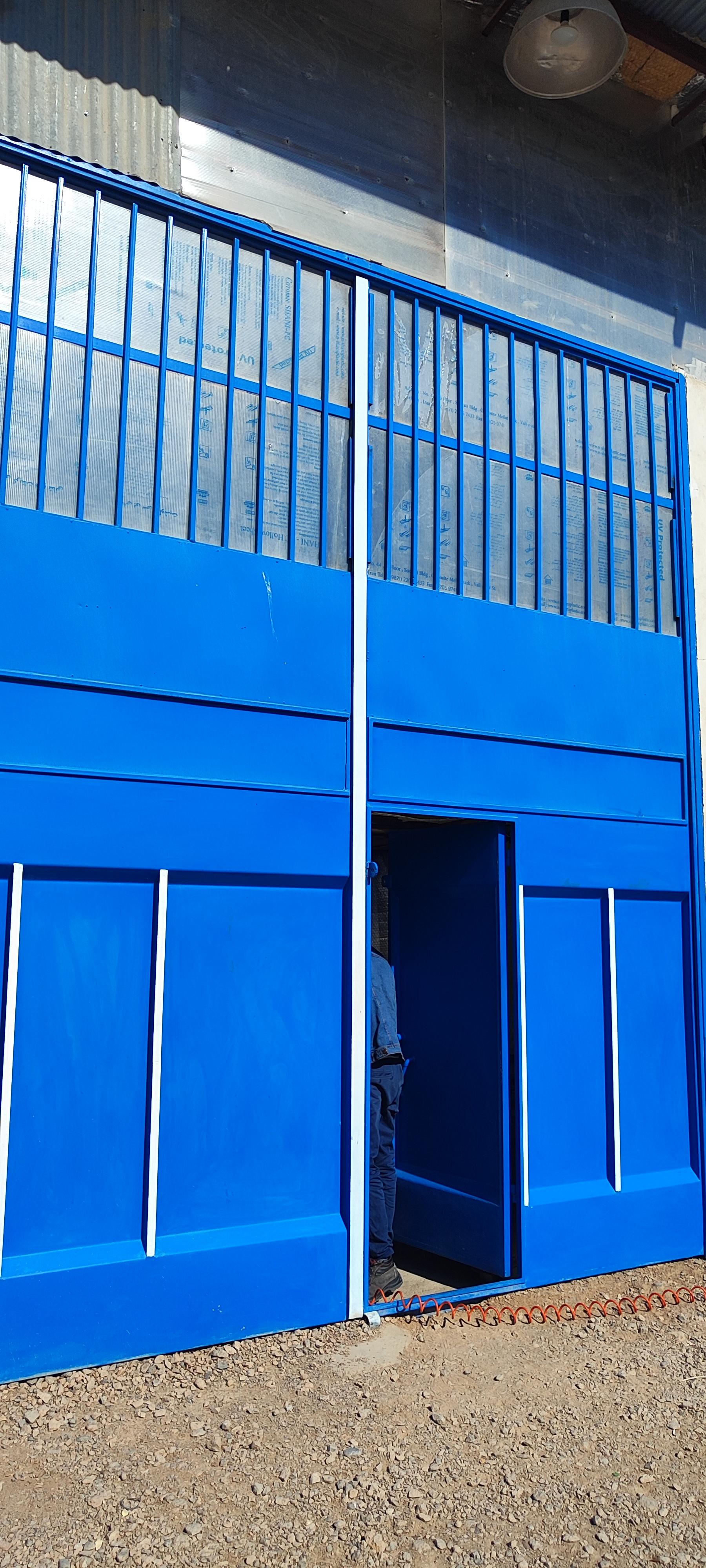 عکس انبار قطعات اصلی مهرخواه