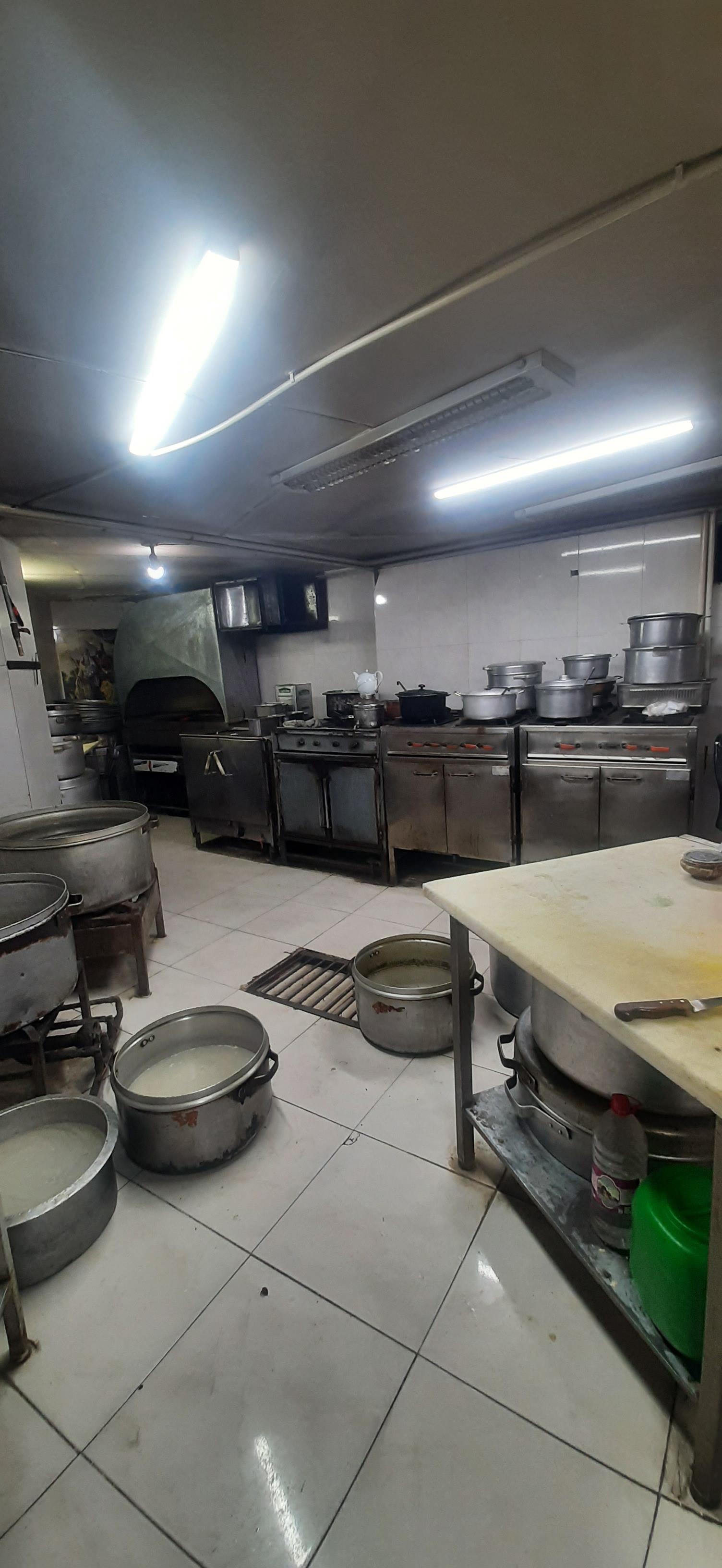 عکس غذای بیرون بر زیتونی