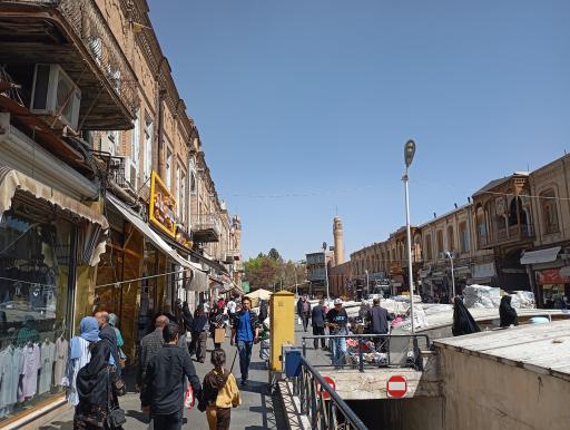 عکس بازار بزرگ کفش و چرم تبریز