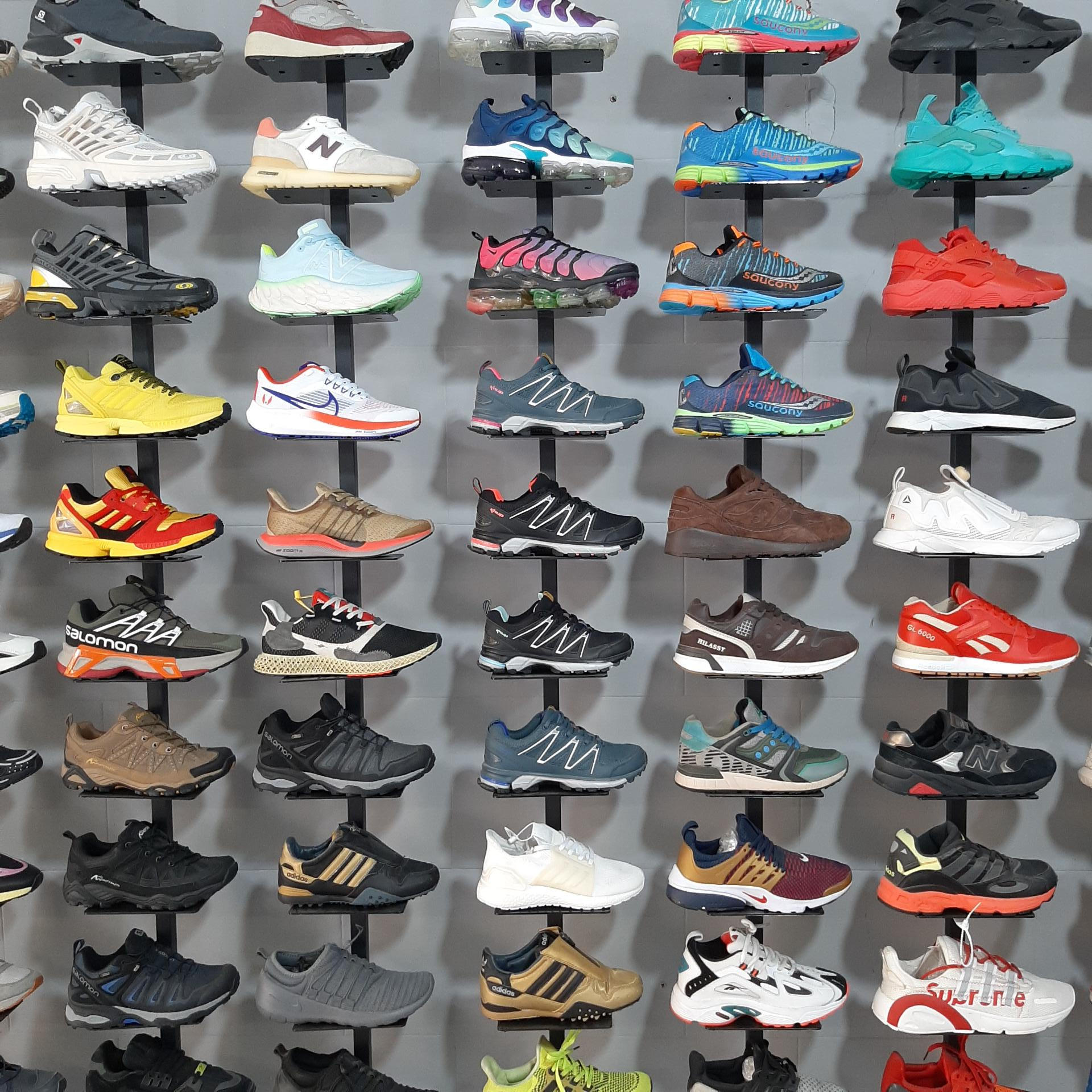 عکس فروشگاه کتونی وحید آدیداس