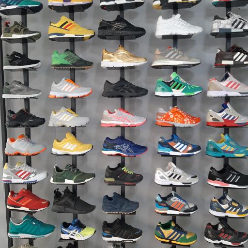 عکس فروشگاه کتونی وحید آدیداس