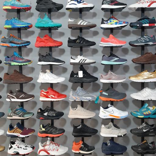 عکس فروشگاه کتونی وحید آدیداس