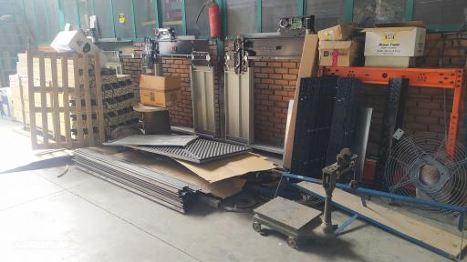 عکس آسانسور نوین پویا