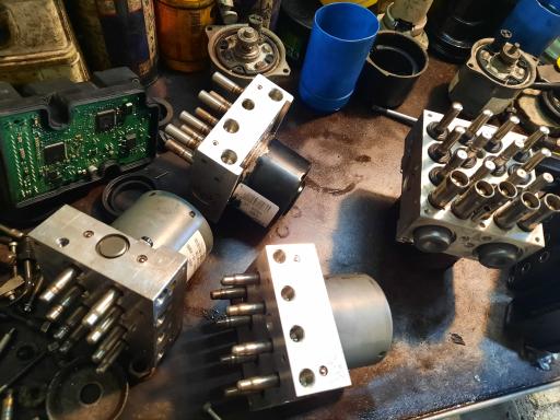 عکس مرکز تخصصی ترمز ABS محمد