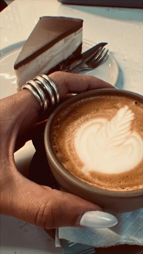 عکس کافه ساعدی نیا