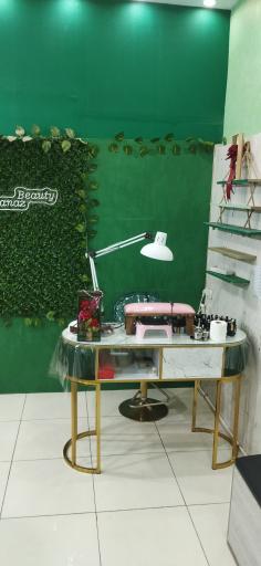 عکس سالن زیبایی آواناز