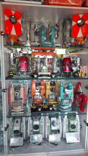 عکس مهندسی عدل(تجهیزات نقشه برداری)