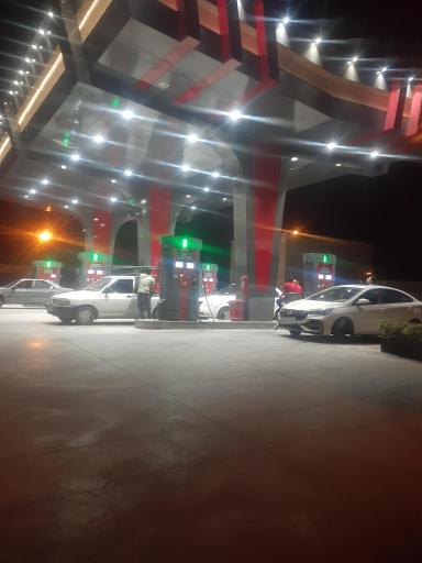 جایگاه بنزین صادقی