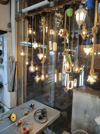 عکس فروشگاه پلاد الکتریک 