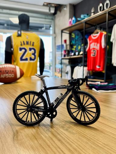 عکس بوتیک ورزشی ریوو 