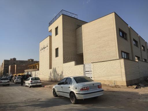 عکس مدرسه دخترانه دوره اول متوسطه حاج محمد نیلفروشان