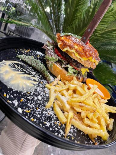 عکس کافه و رستوران فلوریس