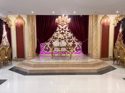 عکس تالار پذیرایی امپراطور پایتخت