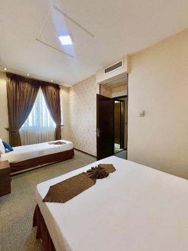 عکس هتل حدیث