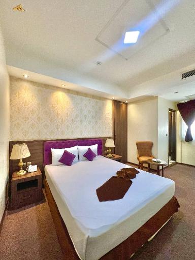 عکس هتل حدیث