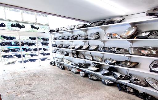 عکس دنیای چراغ اتومبیل رحیمی