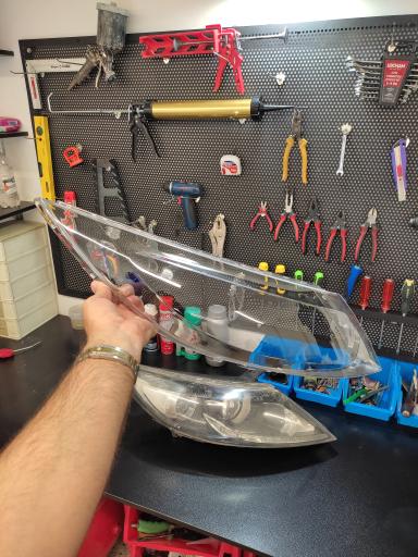 عکس دنیای چراغ اتومبیل رحیمی