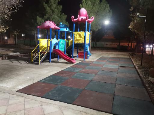 عکس بوستان جوان